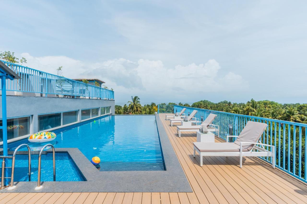 Hotel De Mandarin Candolim Exterior foto