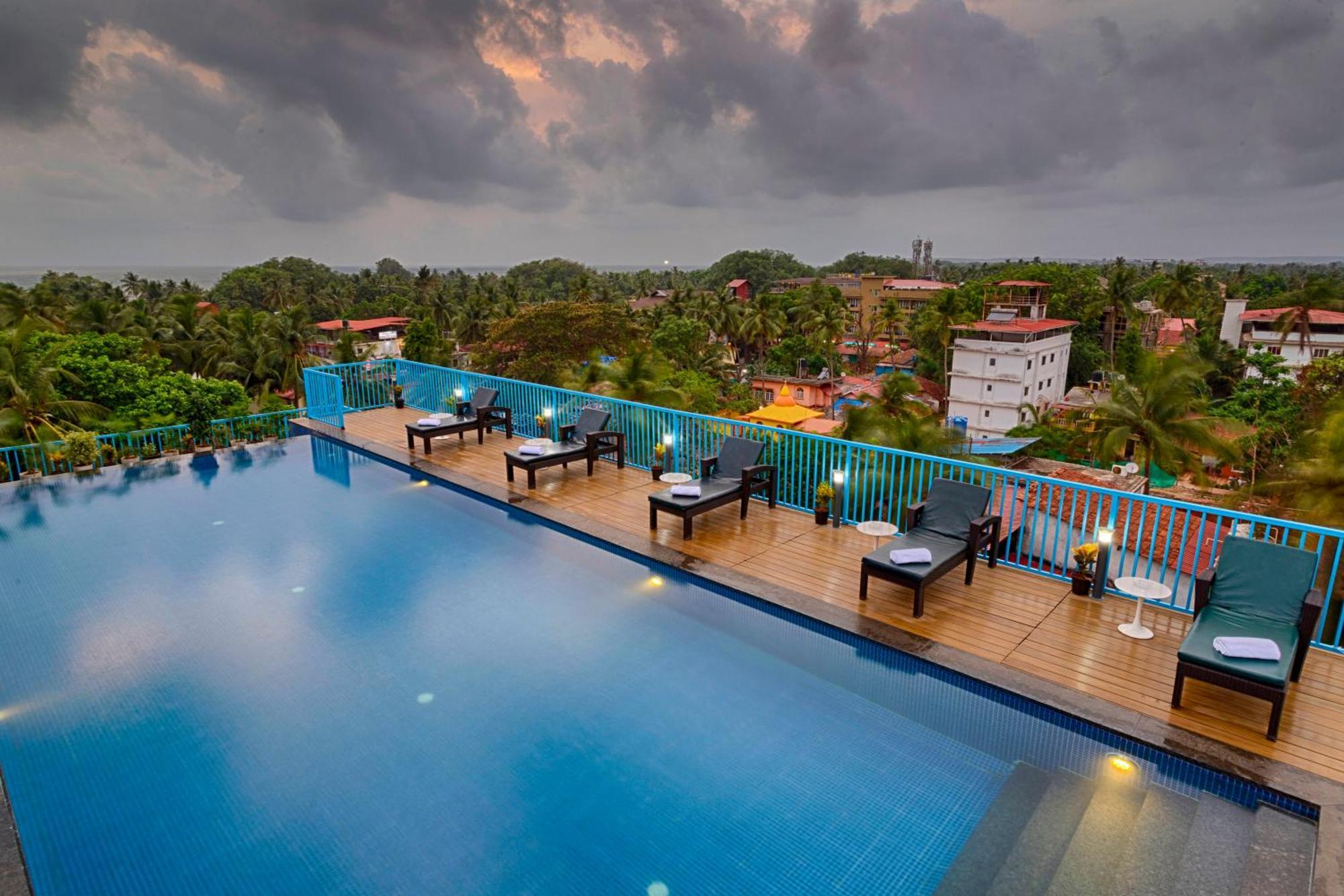 Hotel De Mandarin Candolim Exterior foto